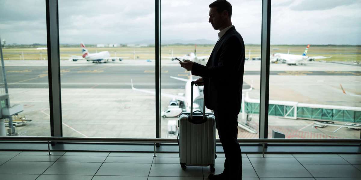 Skip the Queue, Hail the Comfort: Why Booking an Airport Transfer is the Best Choice for London Arrivals