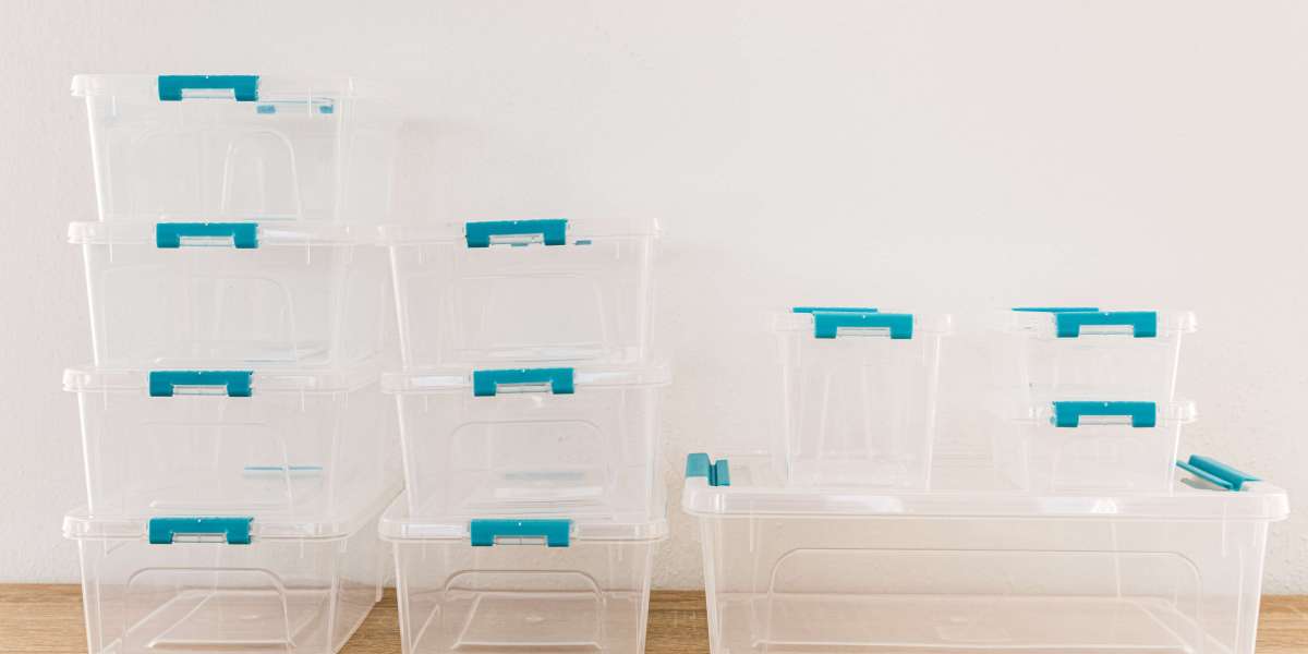 Plastic Storage Bins vs. Cardboard Boxes: Which Is Better for Your Business?