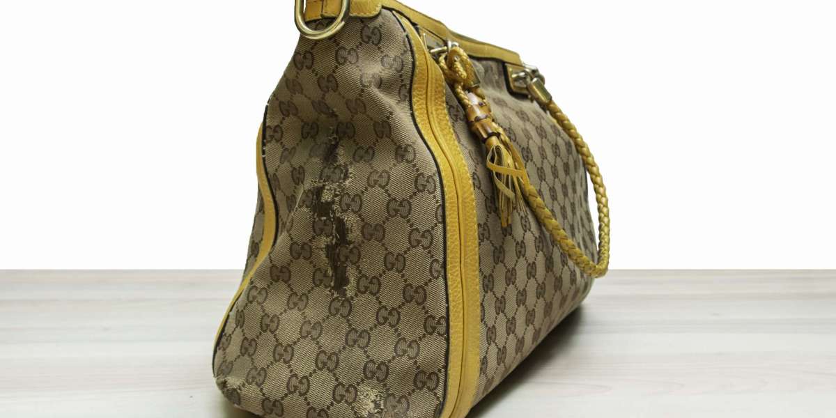 Why Every Luxury Handbag Owner Needs a Bag Restoration Service
