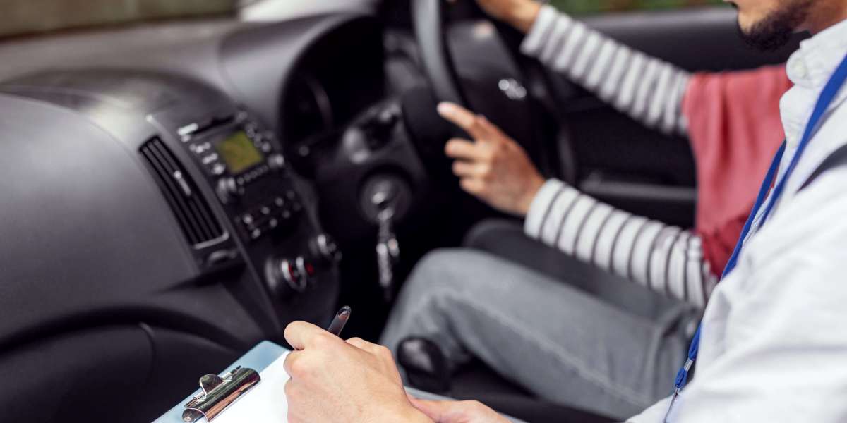 The 12 Best Online Driving Licence Accounts To Follow On Twitter