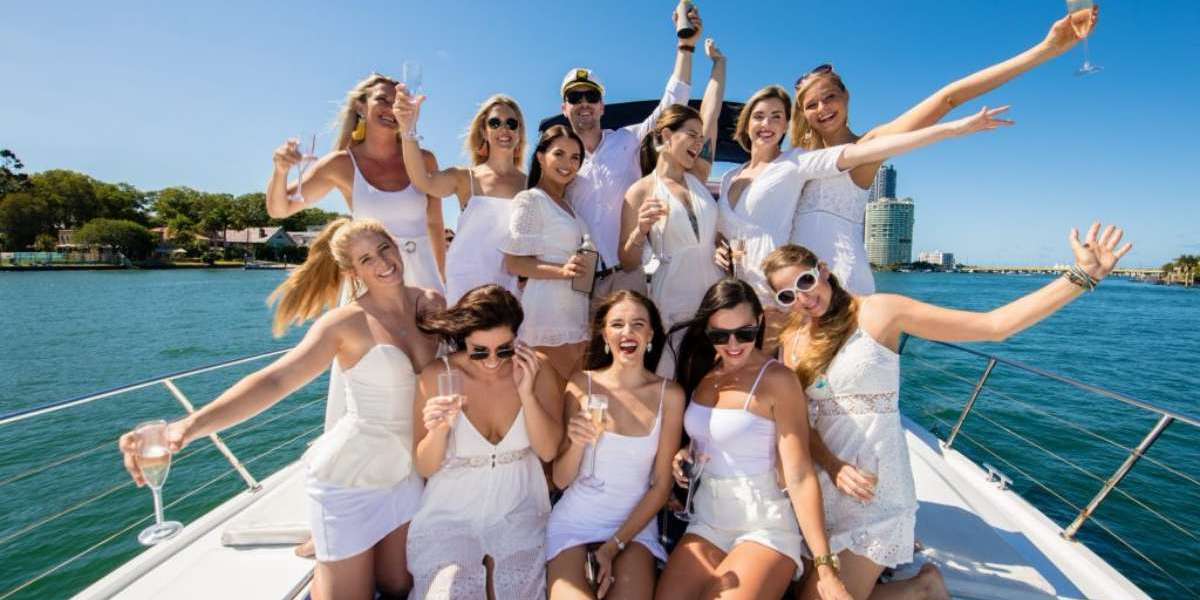 7 Reasons Why a Private Yacht Charter Is the Best Way to Experience Fort Lauderdale