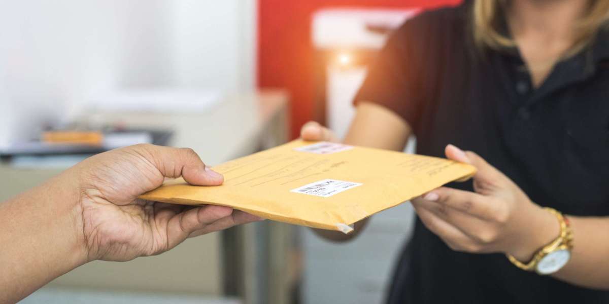 Get Seen, Get Heard: Outdoor Signs & Mailing Services in San Antonio!