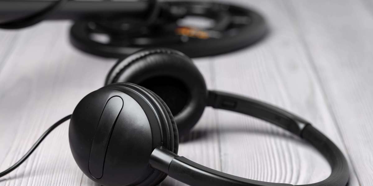 15 Amazing Facts About Earphones UK