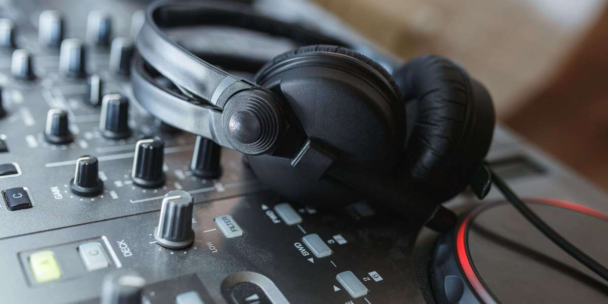You'll Never Be Able To Figure Out This Headphones For Sale's Secrets