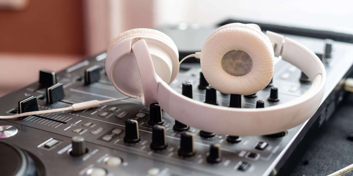 10 Things We Hate About Buy Earphones