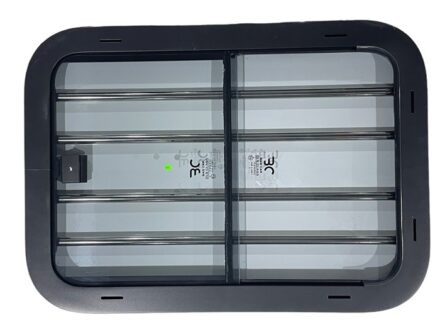 Vie Minimaliste en Camping-Car : Comment une baie coulissante pour camping car Change Tout