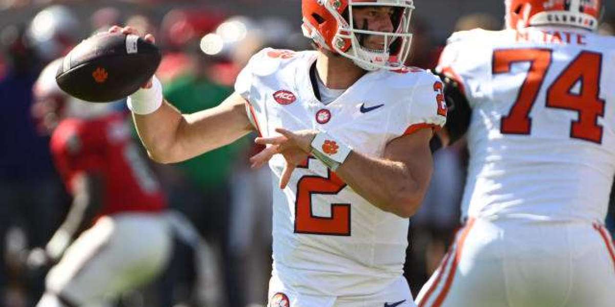 Building coins fast in College Football 26 Ultimate Team isn't about luck