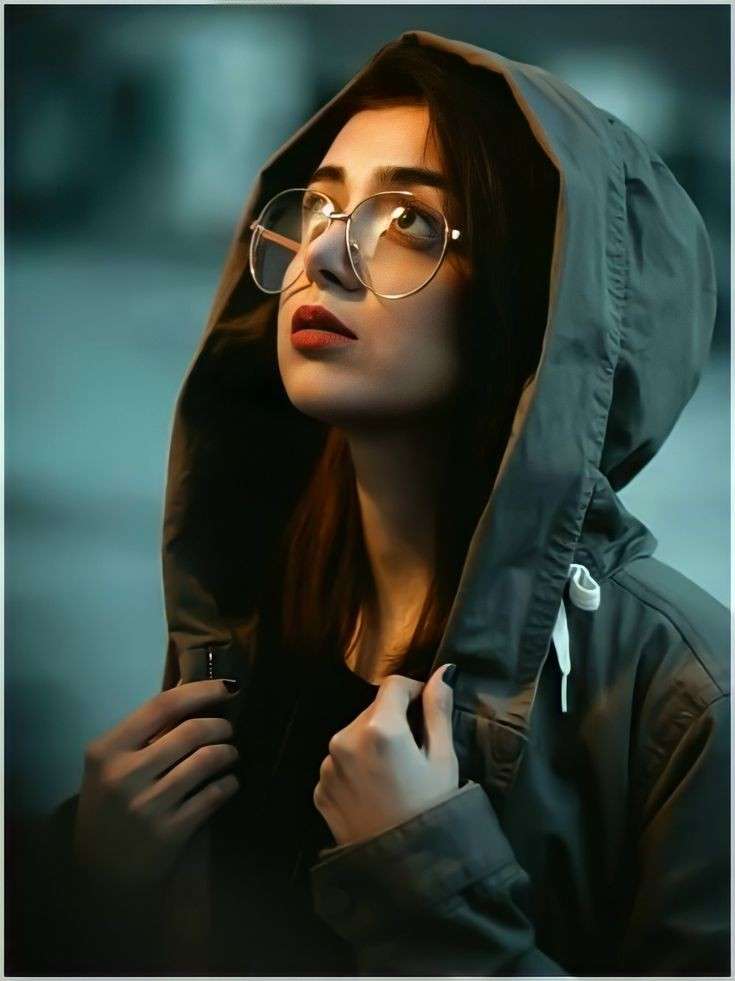 Elena Brooks Profile Picture