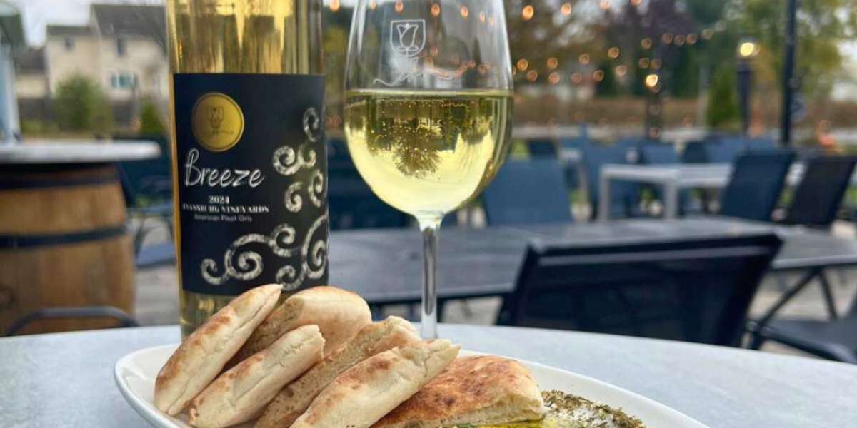 Why Are More Travelers Looking for a Winery with Food Experiences?