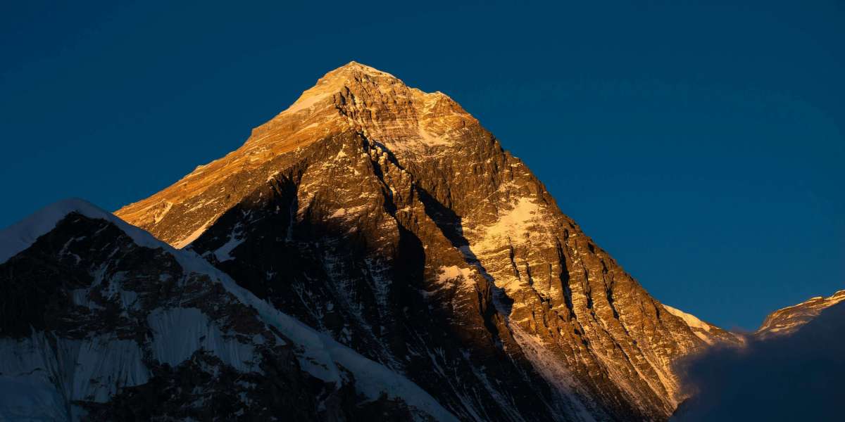 Everest High Pass Trek: Adventure, Peaks, and Unforgettable Views