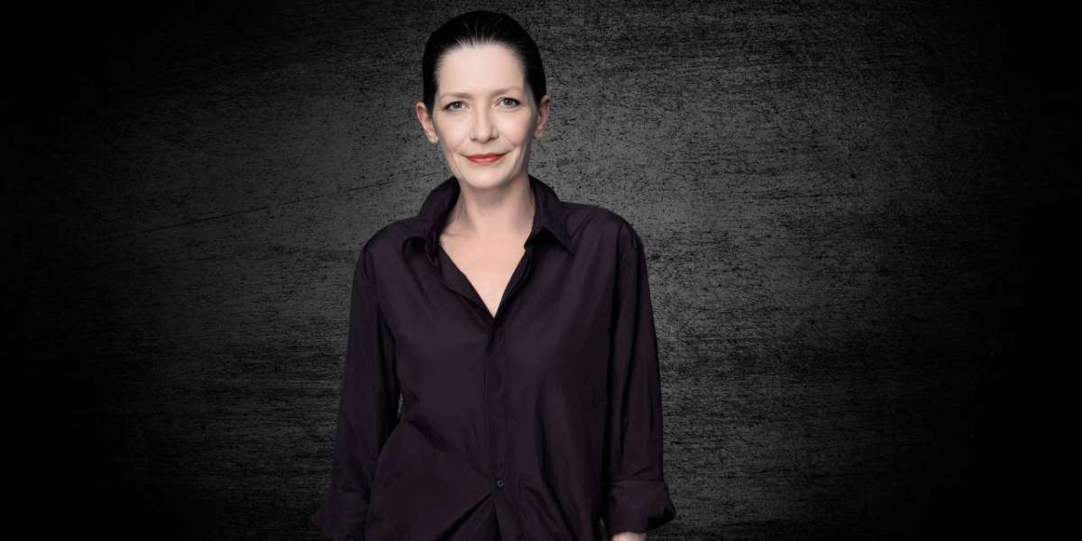 Captivating Journey of Iris Böhm