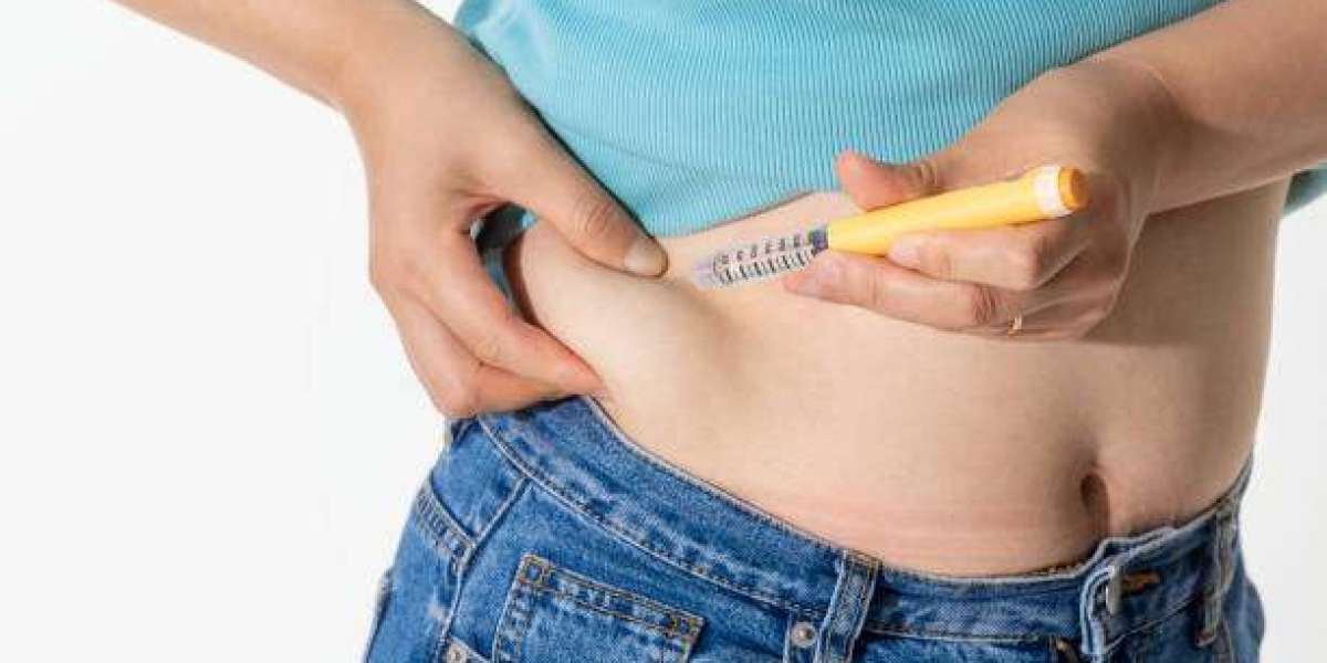 Fat Melting Injections in Riyadh vs Liposuction: Key Differences