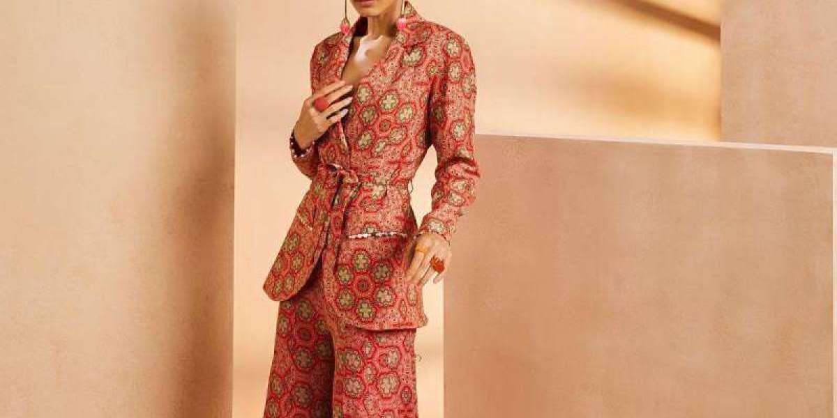 Pakistani Fashion Trends: What Are the Latest Pakistani Fashion Trends in 2025?