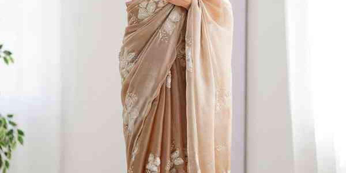 Wine color Saree: An Embodiment of Luxury, Class, and Timelessness