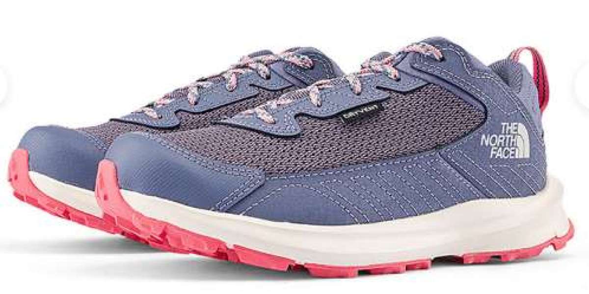 The North Face 北面兒童紫色防水透氣徒步鞋推薦
