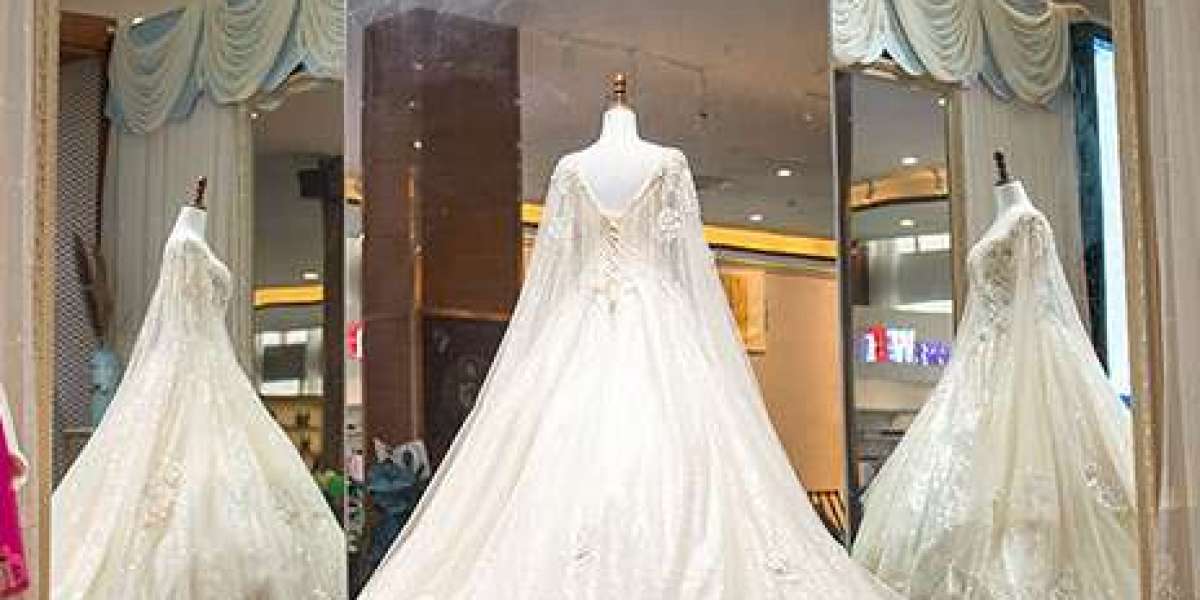 Tailored Beyond Measure: How Luxury Custom Clothing Redefines Modern Elegance